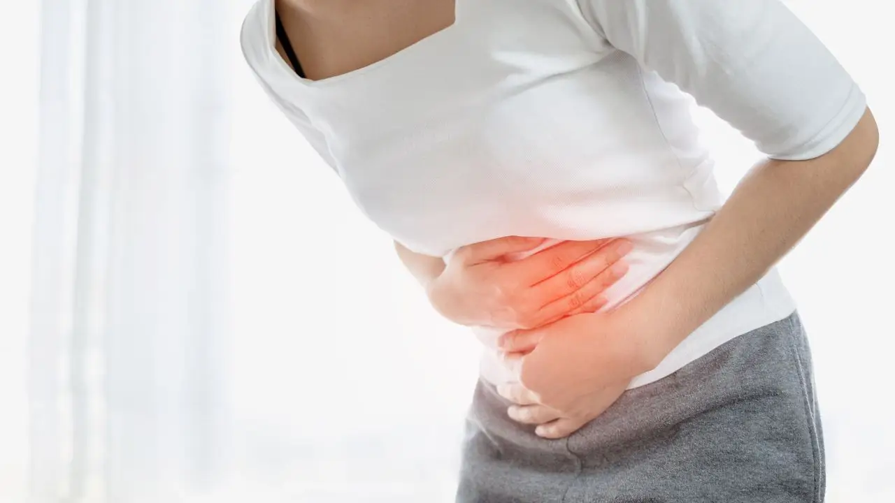 ¿Dolor de estómago por estrés? Cuidado con la peligrosa gastritis nerviosa y estos síntomas